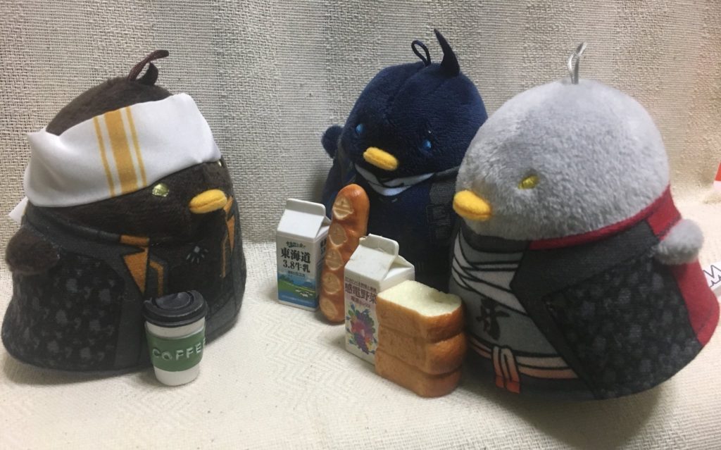 最初は百均のミニチュア消しゴムとマグネット