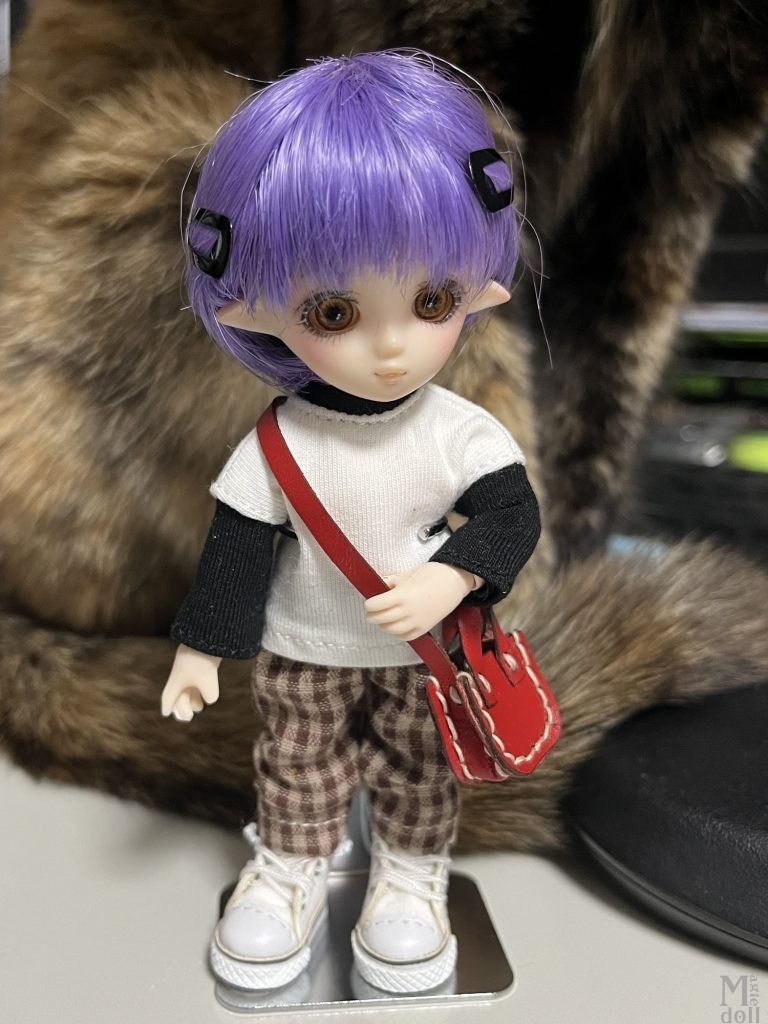 スウェットとチェックのパンツ