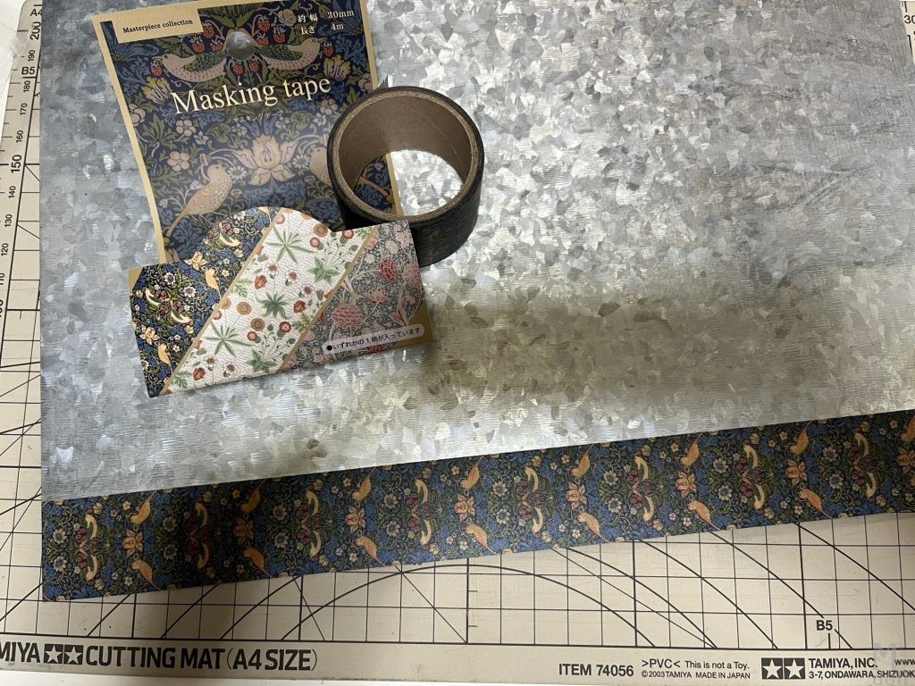 セリア　ブリキ板とウィリアムモリスのマステ（パッケージ）